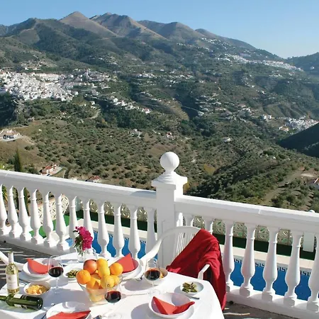 Holiday home 4 Bedroom In *