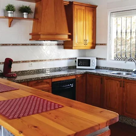 4 Bedroom In Holiday home