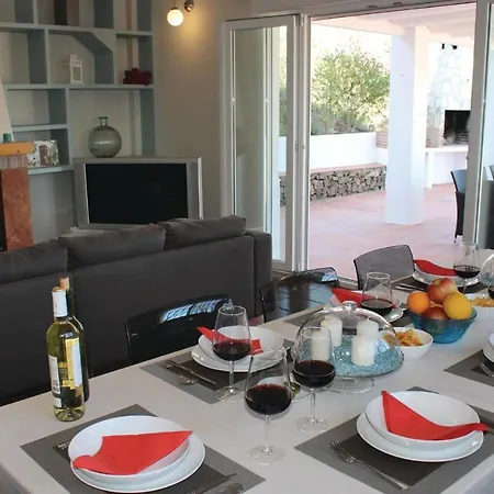4 Bedroom In Holiday home